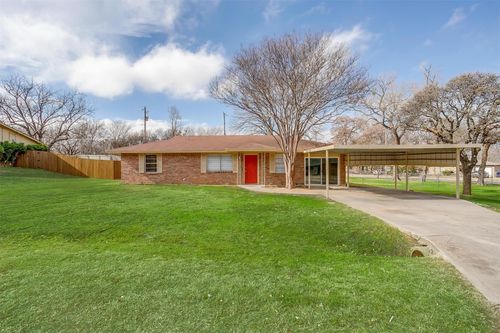 325 Walnut Ave, Azle, TX, 76020-3346 | Card Image