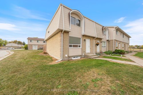 98-348 Cameron St, Corunna, ON, N0N1G0 | Card Image