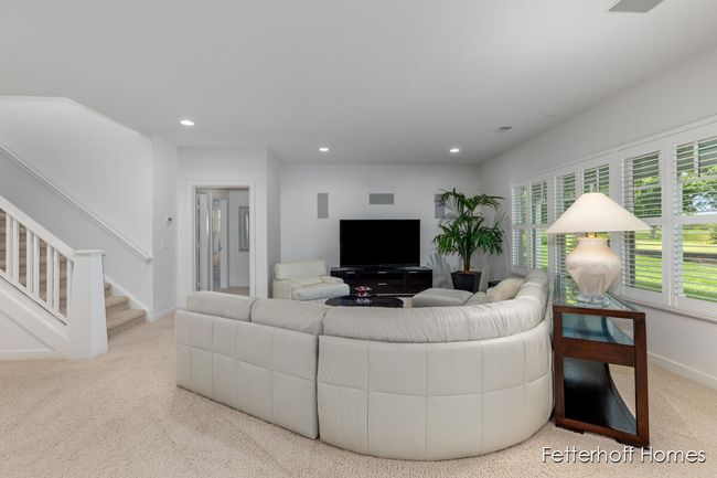 Family Room | Image 24