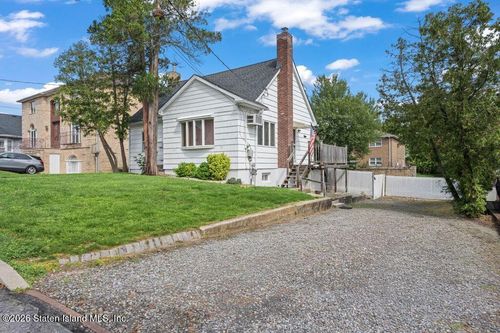 223 Darlington Ave, Staten Island, NY, 10312-2603 | Card Image