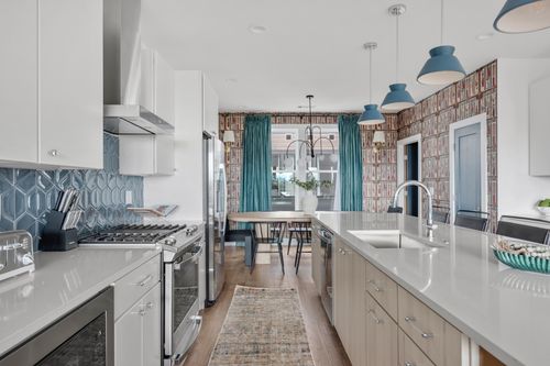 83 Lucile St, Nashville, TN, 37207-5037 | Card Image