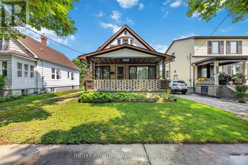 208 Ross Ave, Sarnia, ON, N7T1J7 | Card Image