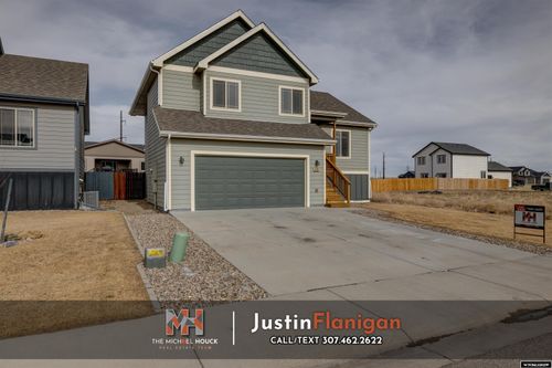 4768 Pontiac, Mills, WY, 82644 | Card Image