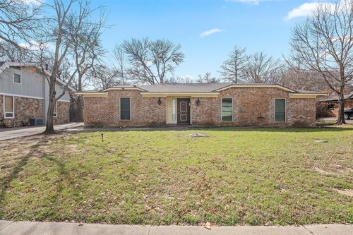 1516 Circle Ln, Bedford, TX, 76022-6745 | Card Image