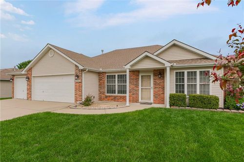 1102 Bristol Dr, Raymore, MO, 64083-8605 | Card Image