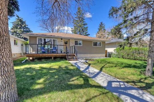 1015 16 Street Ne, Calgary, AB, T2E4S7 | Card Image