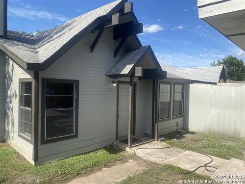 9615 Vale, San Antonio, TX, 78245-1541 | Card Image