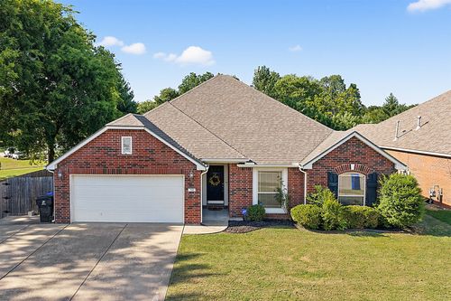 700 E Boston St, Broken Arrow, OK, 74012-7280 | Card Image