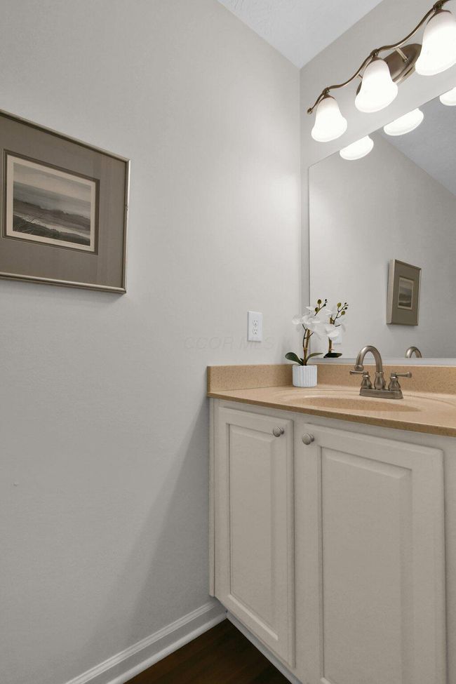7963 Ravine Run Ln, Condo with 3 bedrooms, 3 bathrooms and null parking in Columbus OH | Image 13