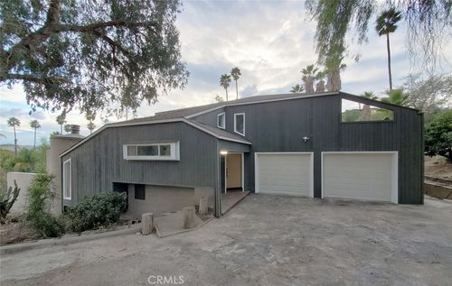 2390 Prenda Ave, Riverside, CA, 92504-4947 | Card Image