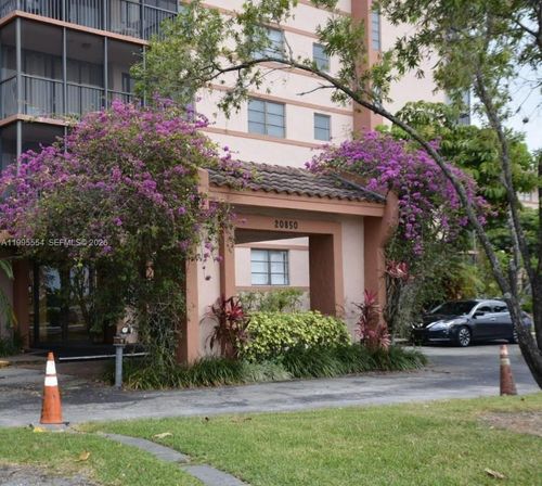 5-20850 San Simeon Way, Miami, FL, 33179-1889 | Card Image