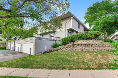 1207 Trailwood S, Hopkins, MN, 55343-3930 | Card Image