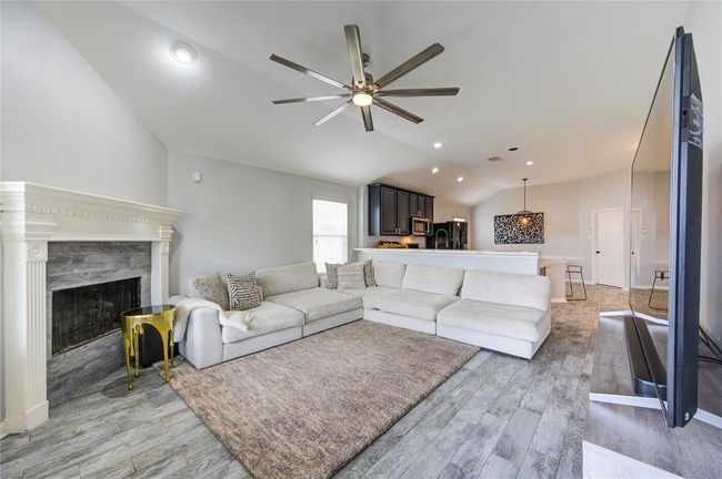 21811 Blossom Grove Ln, House other with 3 bedrooms, 2 bathrooms and 2 parking in Spring TX | Image 18