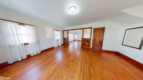 200 Alto St, Batavia, IA, 52533-9609 | Card Image