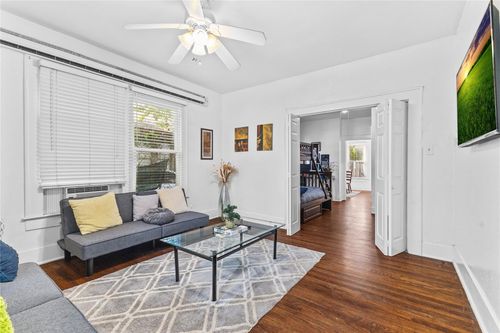 a-2509 Whitney St, Houston, TX, 77006-3056 | Card Image