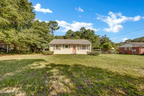 1105 Adelaide Dr, Wilmington, NC, 28412-6507 | Card Image