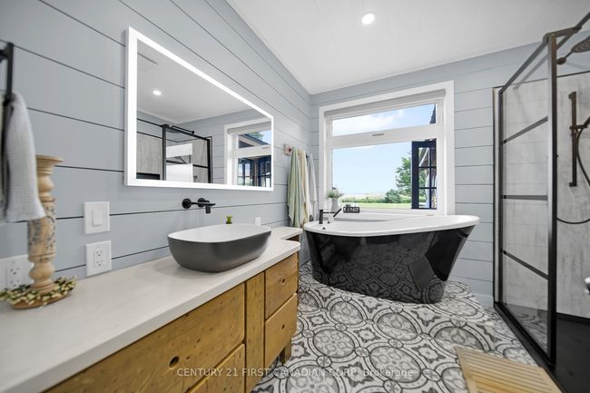 24631 Stalker Line, House other with 3 bedrooms, 2 bathrooms and 10 parking in West Elgin ON | Image 18