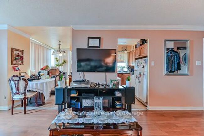 706 - 2470 Eglinton Ave W, Condo with 3 bedrooms, 2 bathrooms and null parking in York ON | Image 8
