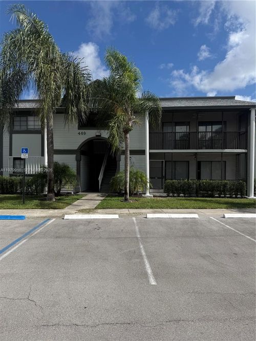 apt-108-469 Ne 207th Ln, Miami, FL, 33179-1968 | Card Image