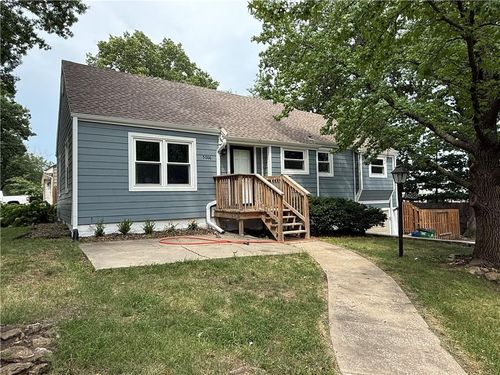 5006 W 50th Ter, Roeland Park, KS, 66205-1245 | Card Image