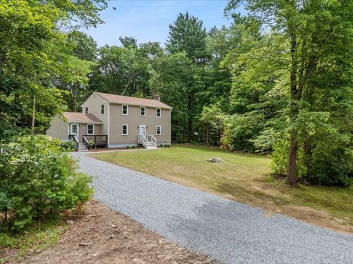 4 Simmons St, Assonet, MA, 02702-1278 | Card Image