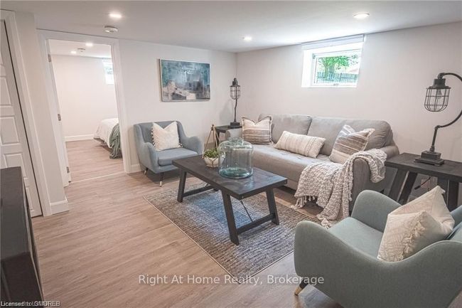 341 Vancouver St, House other with 4 bedrooms, 2 bathrooms and 5 parking in London ON | Image 16