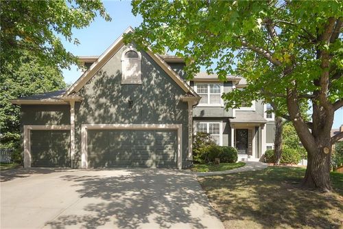 5206 Round Prairie St, Shawnee, KS, 66226-2635 | Card Image