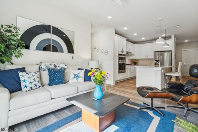 UNIT-103 - 2 Vanderbilt Blvd, Townhouse with 2 bedrooms, 2 bathrooms and null parking in Florham Park NJ | Image 11