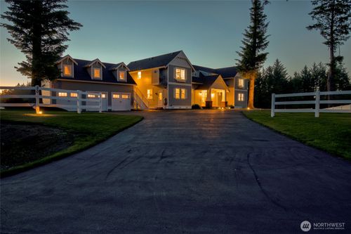 30 Chauncey Ln W, Pacific Beach, WA, 98571-8903 | Card Image