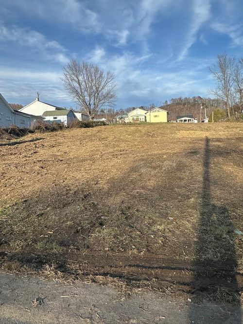 905 Longview Ave, West Portsmouth, OH, 45663-5925 | Card Image