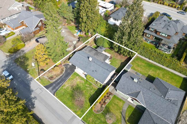 3558 Greentree Lane, House other with 3 bedrooms, 1 bathrooms and 3 parking in North Vancouver BC | Image 6