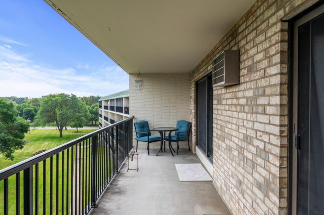 APT-514 - 10511 Cedar Lake Rd, Condo with 3 bedrooms, 2 bathrooms and null parking in Minnetonka MN | Image 38