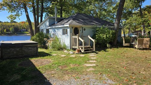 {{alt}} | Card Image