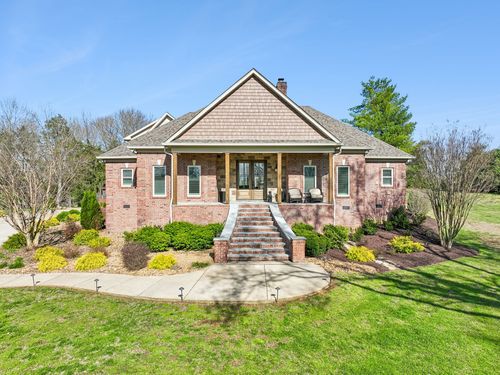 750 Upper Station Camp Crk Rd, Gallatin, TN, 37066-8552 | Card Image