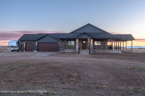 62 Big Loop Rd, Pinedale, WY, 82941-5027 | Card Image