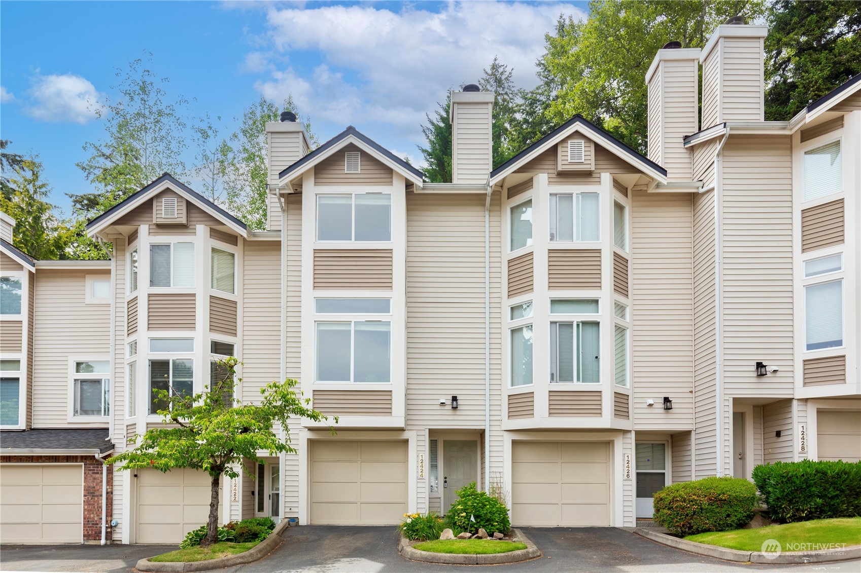 7th Pl, Bellevue, WA 98005