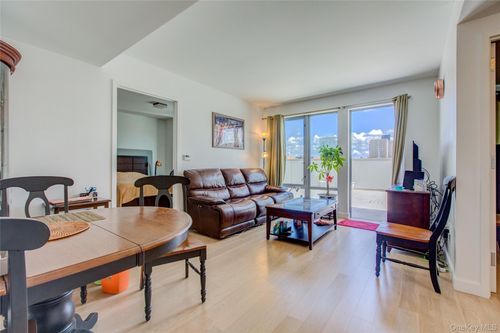 4b-13835 39th Ave, Flushing, NY, 11354 | Card Image