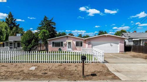 953 Thomsen Road, Lathrop, CA, 95330-9761 | Card Image