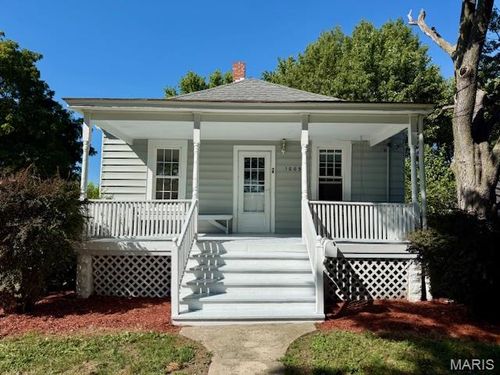 1003 W Spruce St, Jerseyville, IL, 62052-1340 | Card Image