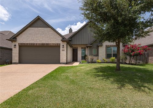 15652 Long Creek Ln, College Station, TX, 77845-2070 | Card Image