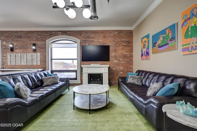 403 - 214 E 4 Th St, Condo with 2 bedrooms, 2 bathrooms and null parking in Joplin MO | Image 4