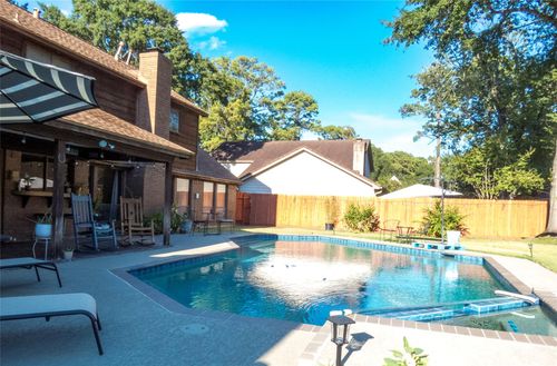 6723 Ashmore Dr, Houston, TX, 77069-2462 | Card Image