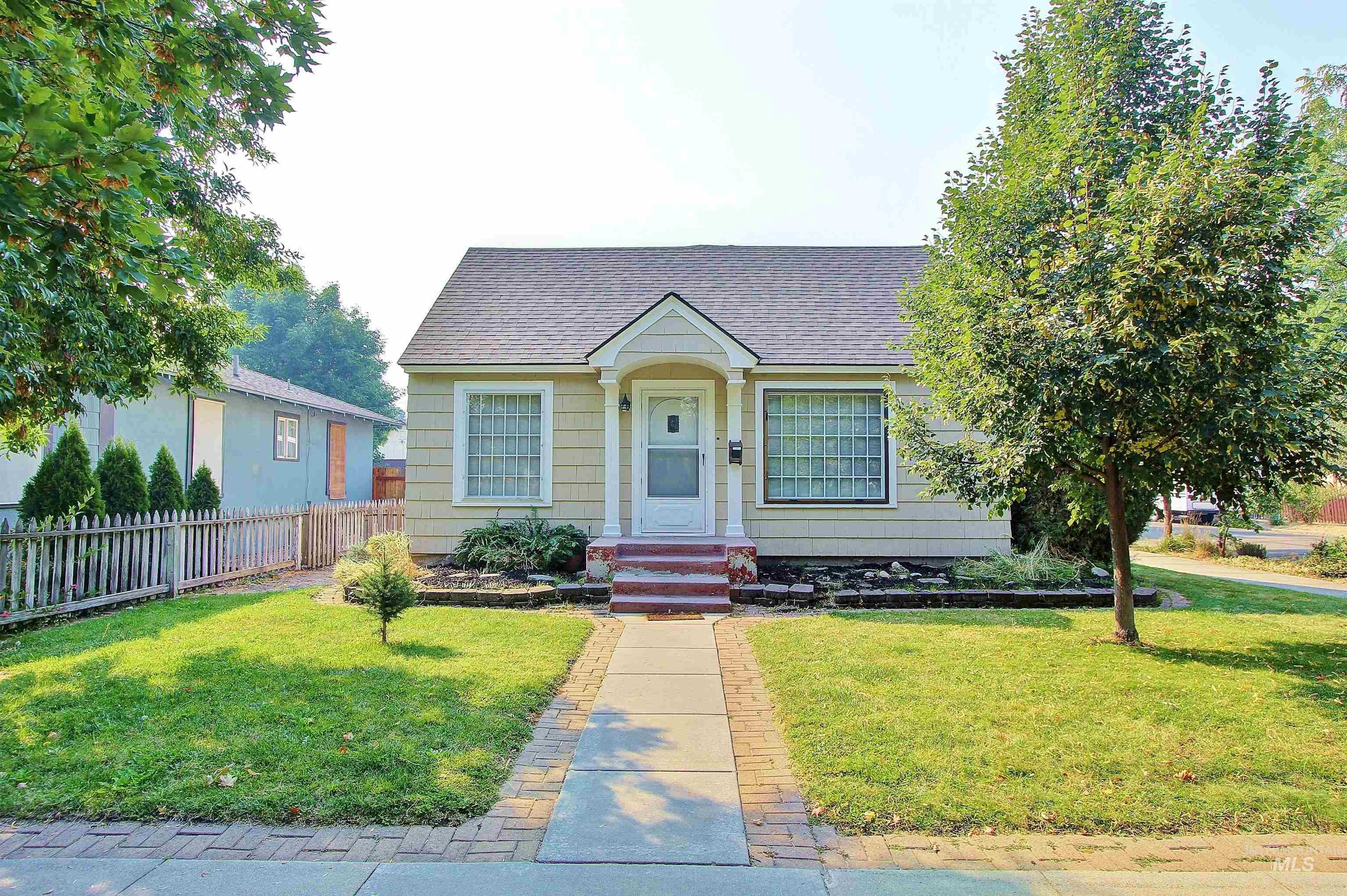 Pleasanton Ave, Boise, ID 83702