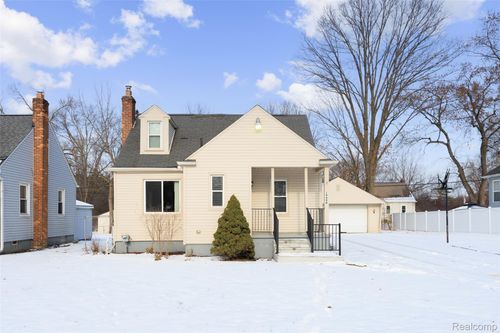 19490 Goldwin St, Southfield, MI, 48075-7222 | Card Image