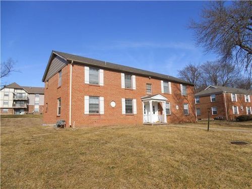 8612 Countryshire Lane, Kansas City, MO, 64138 | Card Image