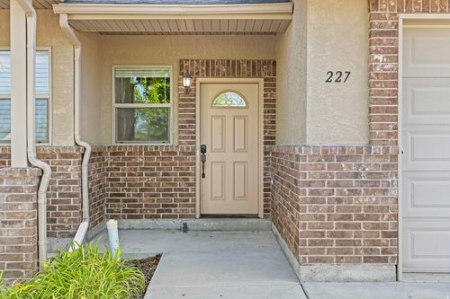227 E 700 N, Smithfield, UT, 84335-6761 | Card Image