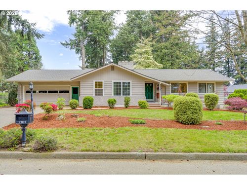 701 Ne 194th Ave, Portland, OR, 97230-7715 | Card Image