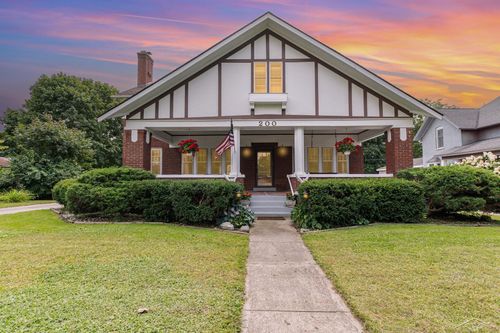 200 W Huron Ave, Bad Axe, MI, 48413-1172 | Card Image