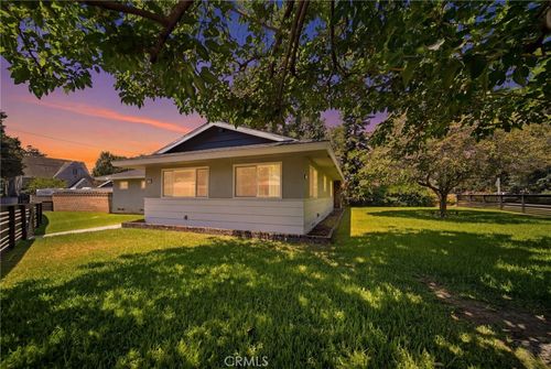 194 Monroe Ave, Pomona, CA, 91767-3821 | Card Image