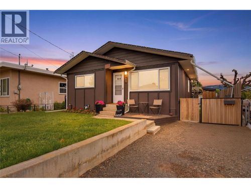 363 Willow St, Kamloops, BC, V2B4C8 | Card Image